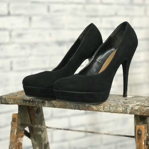 LAUREN CONRAD Black Suede Pumps